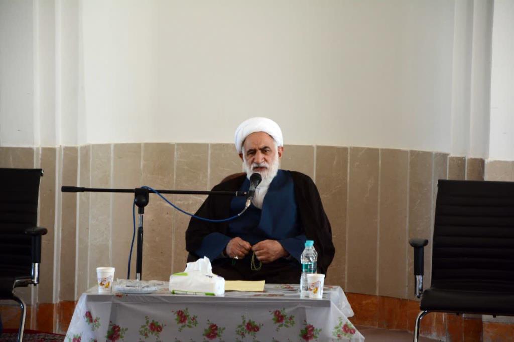 نشست صمیمانه پرسنل کارخانه سیمان شهرکرد با حجت‌الاسلام والمسلمین روحانی نژاد